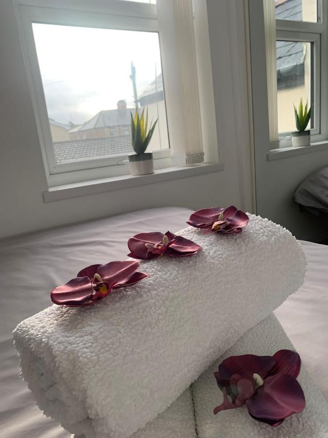 Ak Serviced Apartments - Exclusive Two-Bedroom Apartment Cardiff Dış mekan fotoğraf